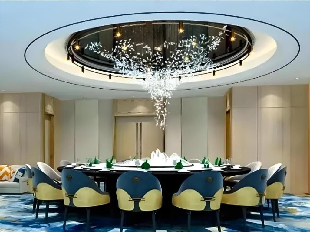 Fenggang Gladden Hotel Tiantangwei Dış mekan fotoğraf