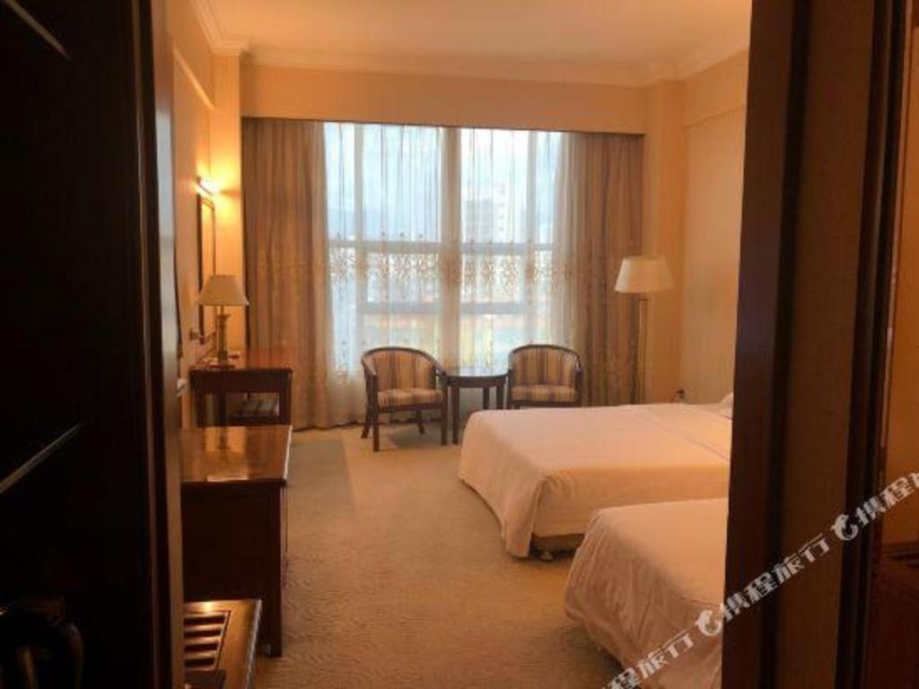 Fenggang Gladden Hotel Tiantangwei Dış mekan fotoğraf