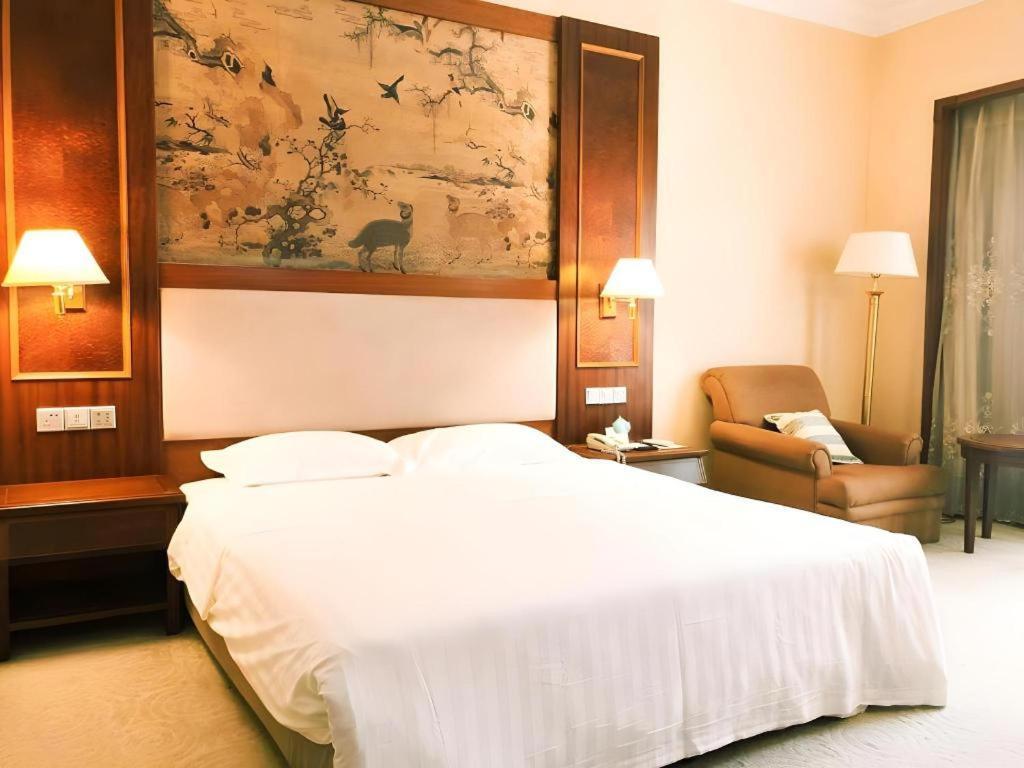 Fenggang Gladden Hotel Tiantangwei Dış mekan fotoğraf