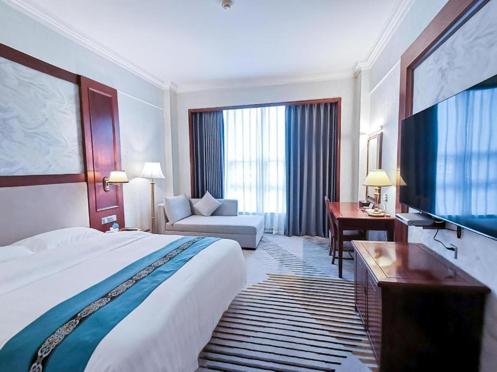 Fenggang Gladden Hotel Tiantangwei Dış mekan fotoğraf