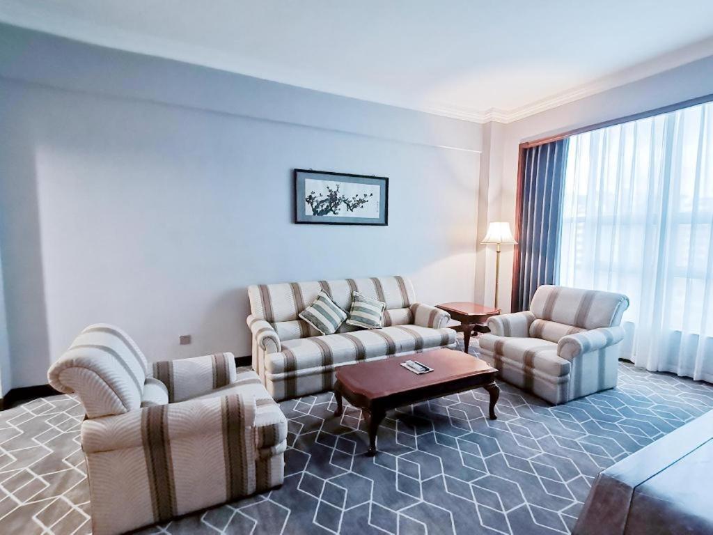Fenggang Gladden Hotel Tiantangwei Dış mekan fotoğraf