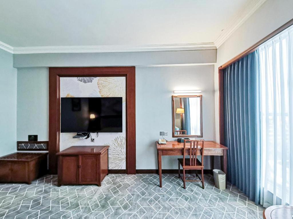 Fenggang Gladden Hotel Tiantangwei Dış mekan fotoğraf