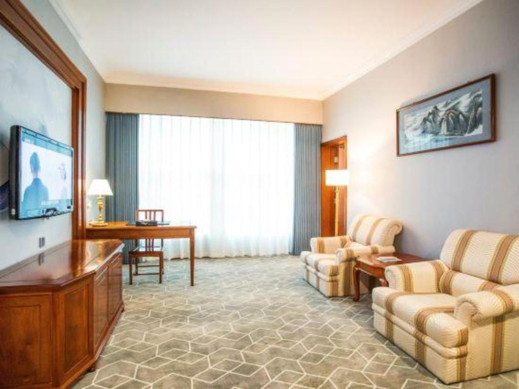 Fenggang Gladden Hotel Tiantangwei Dış mekan fotoğraf