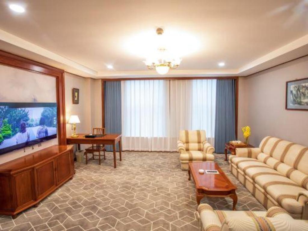 Fenggang Gladden Hotel Tiantangwei Dış mekan fotoğraf