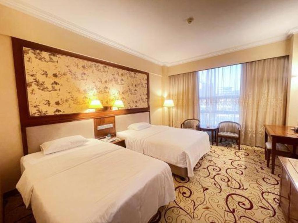 Fenggang Gladden Hotel Tiantangwei Dış mekan fotoğraf