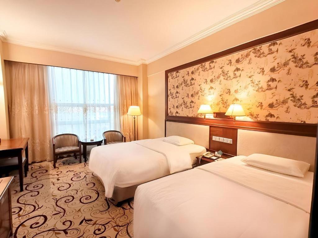 Fenggang Gladden Hotel Tiantangwei Dış mekan fotoğraf