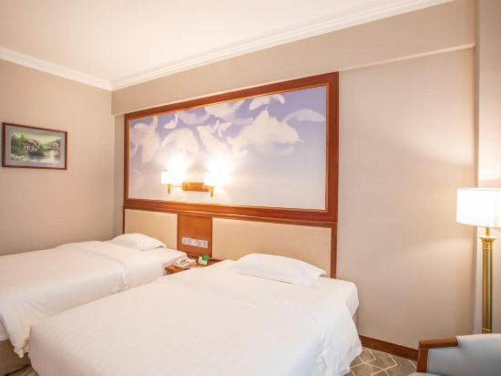 Fenggang Gladden Hotel Tiantangwei Dış mekan fotoğraf